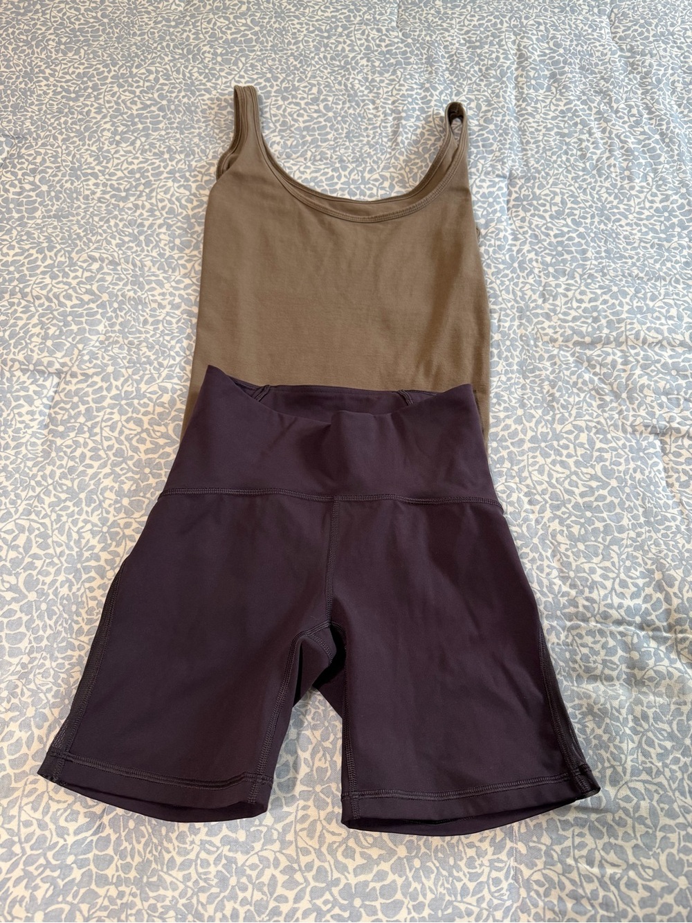 Lululemon Train Times size 4